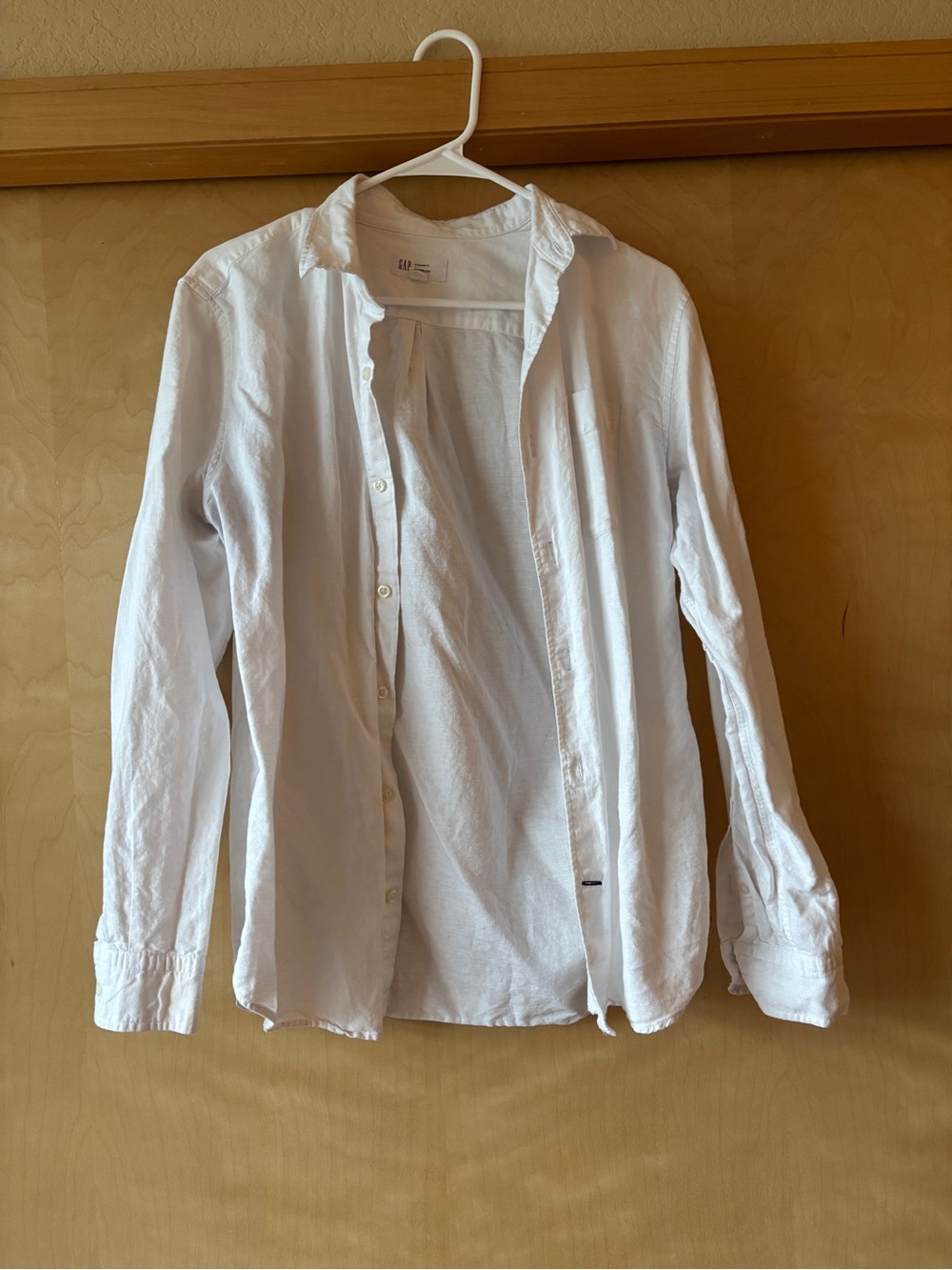GAP White Linen Button-Up Shirt